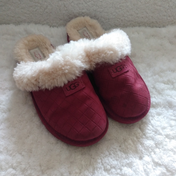 UGG Shoes - UGG SLIP ON FLUFF SLIPPERS LOAFERS PINK 10